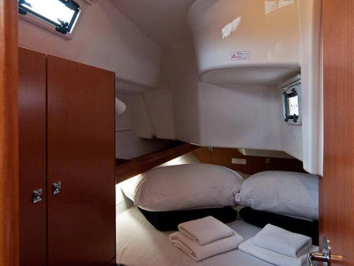 Rent a Bavaria Cruiser 34 Split