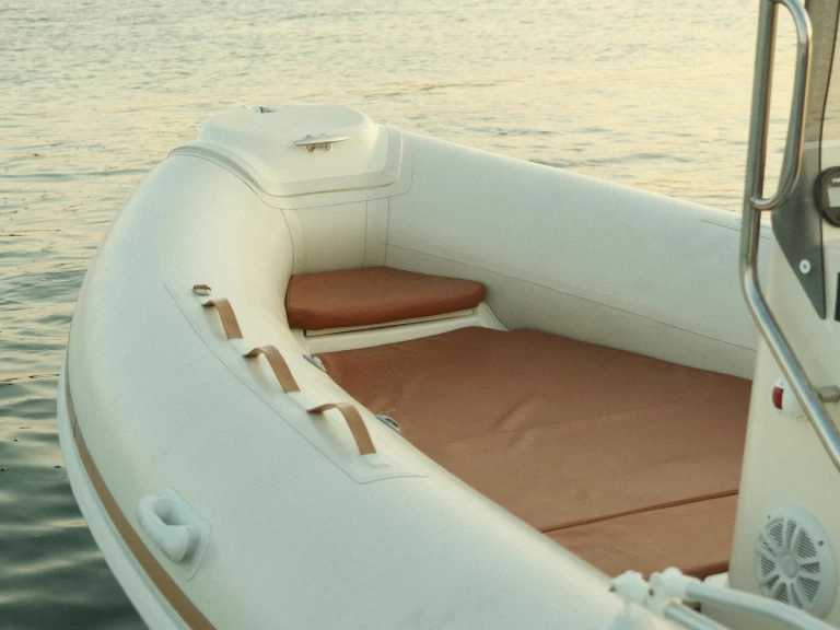 Rent a Ribmarine 585 Porto Rotondo