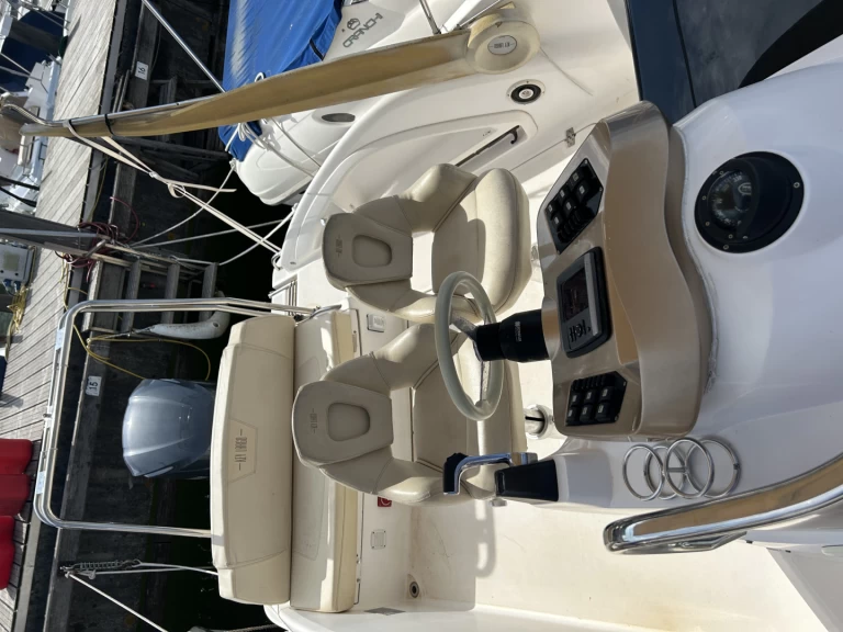 Yacht charter Mandelieu-la-Napoule cheap Key Largo 24