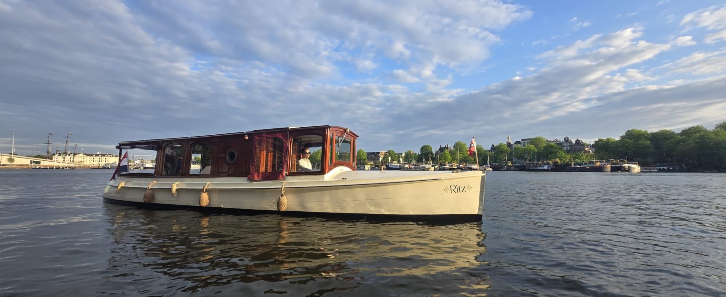 Rent a Houseboat Custom Made Sloop in Amsterdam | SamBoat