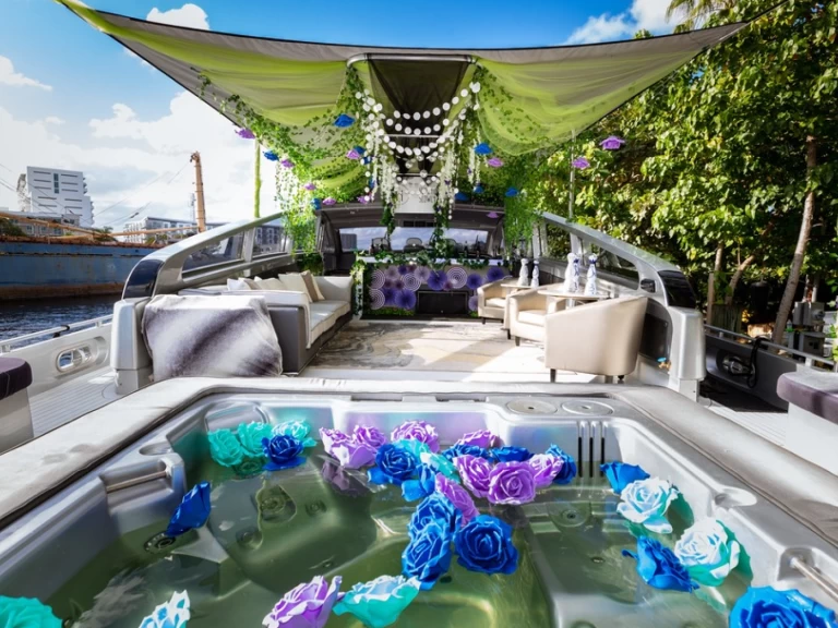 Bareboat Rental Luxury Yacht Leopard (Arno) with a boat licence