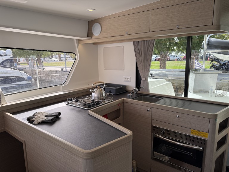 Boat rental Lagoon Lagoon 42 in Alimos on Samboat