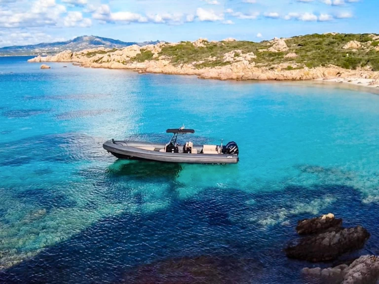 RIB rental in Cannigione - Marlin Boat 790 Pro Dynamic