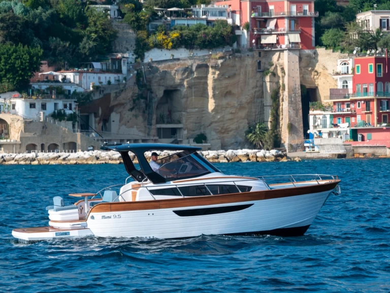 Bareboat Rental Motorboat Mimi with a boat licence