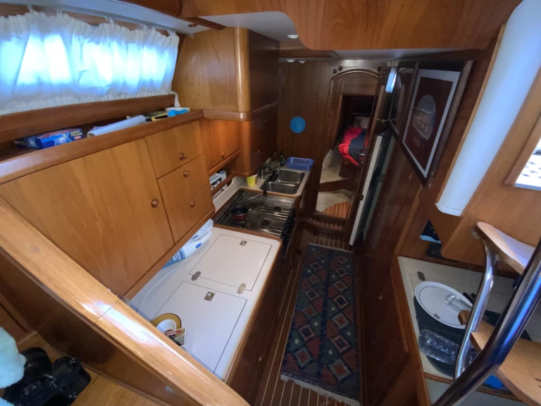 Rent a Jeanneau Sun Odyssey 47 Cc Hyères