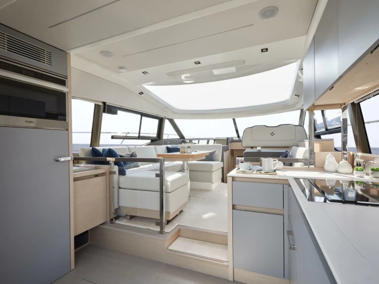 Yacht charter Trébeurden cheap Prestige 460