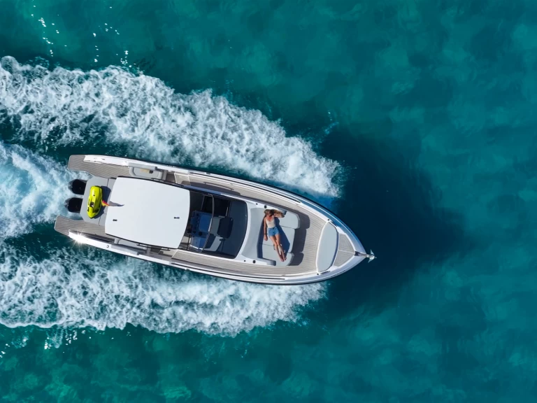 Motorboat rental in Ibiza Town - DAYTONA 35 11m