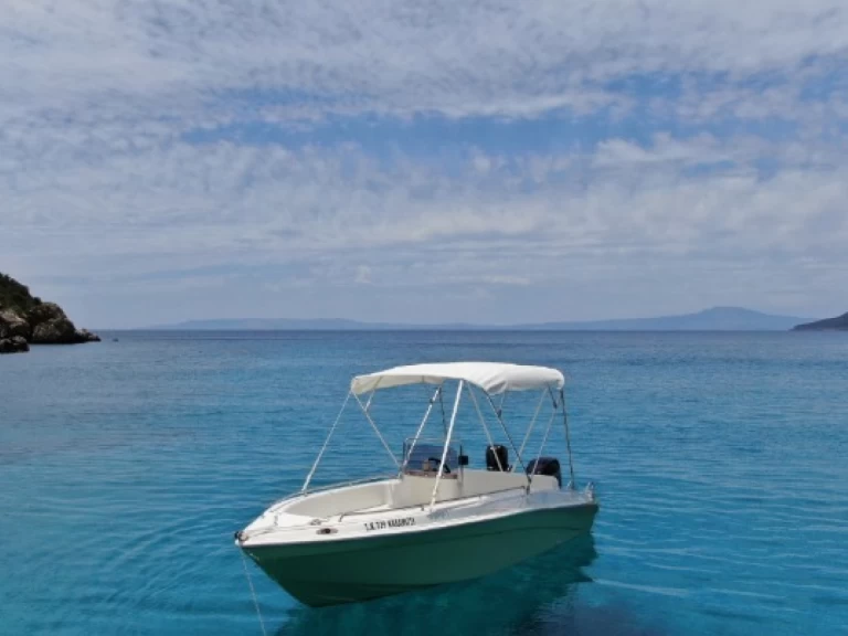 Motorboat for rent Kardamyli at the best price