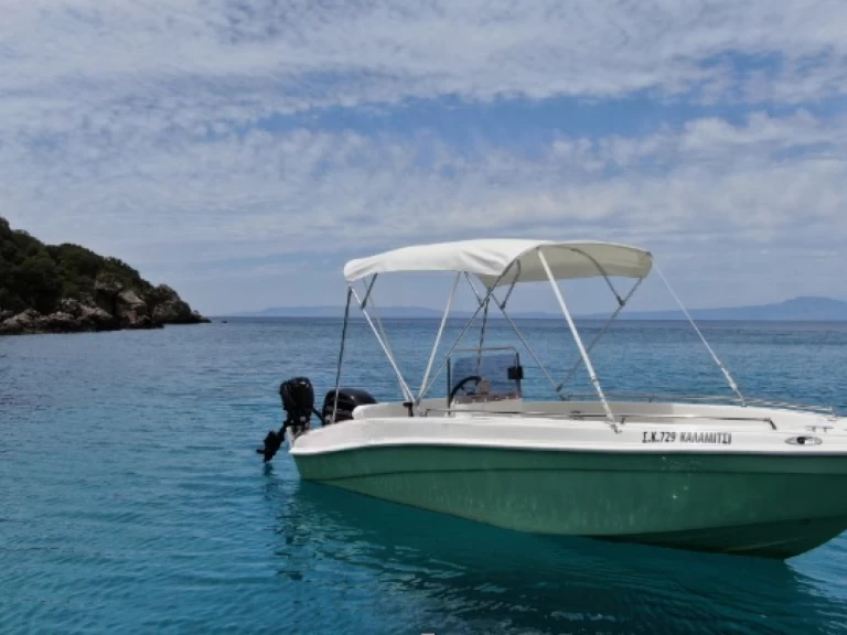 Assos 510 in Kardamyli on SamBoat