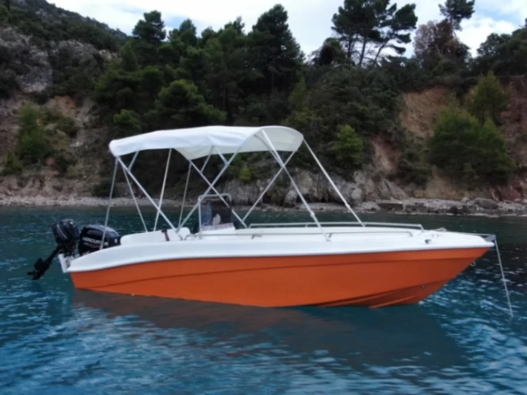 Assos 510 in Kardamyli on SamBoat