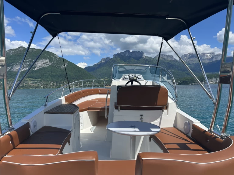 Bareboat Rental Motorboat Marinello with a boat licence