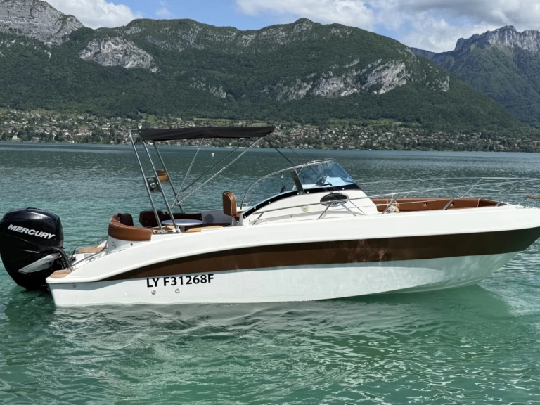 Marinello Eden 26 Open in Annecy on SamBoat