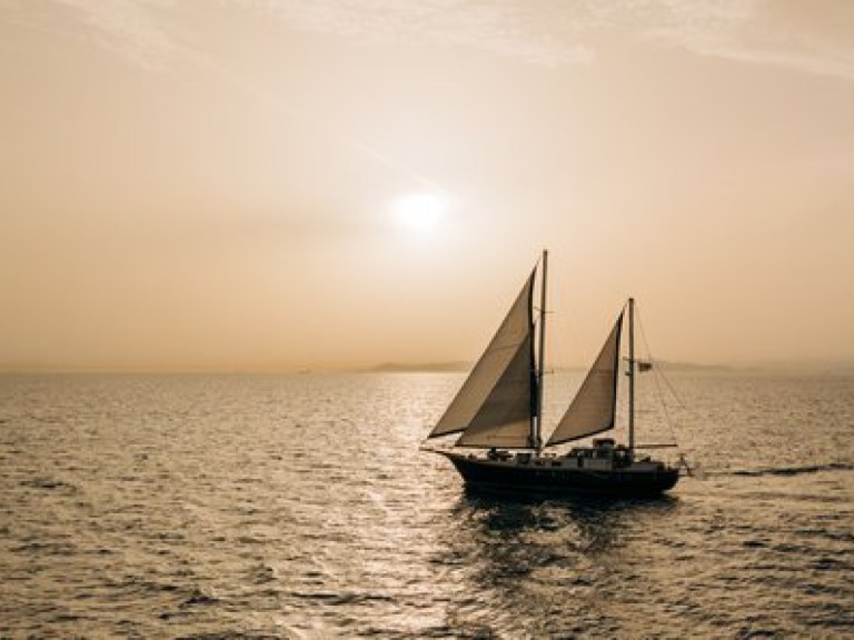 Mariner Don 17 Ltd Anemos & Almyra charter bareboat or captained in  Sarandë