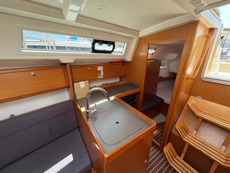 Yacht charter Jezera cheap Cruiser 34
