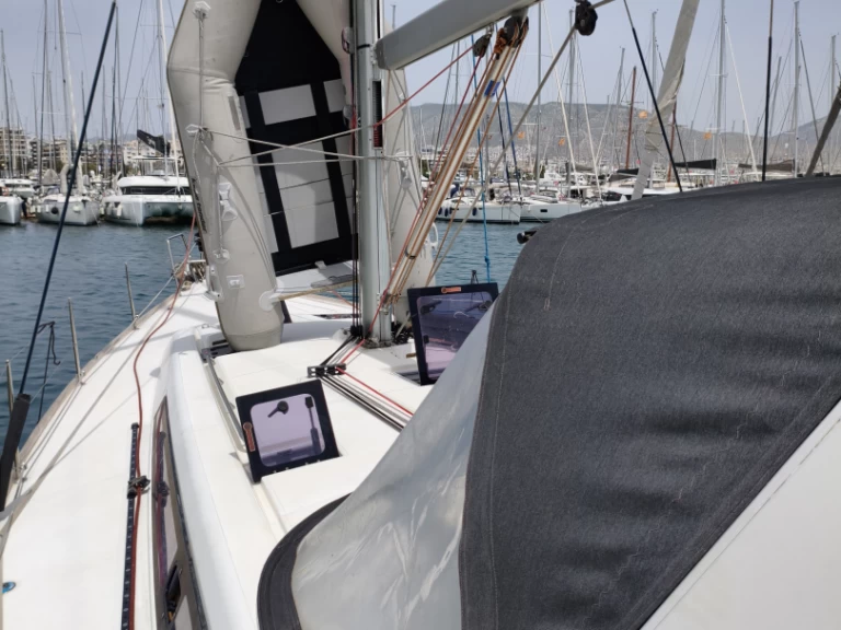 Rent a Bénéteau Oceanis 48 Alimos