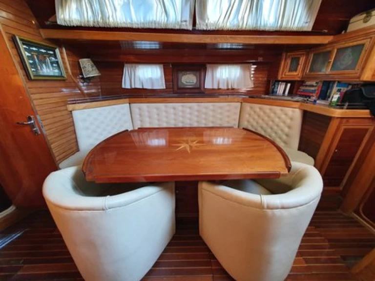 Sailboat for rent Cagliari at the best price