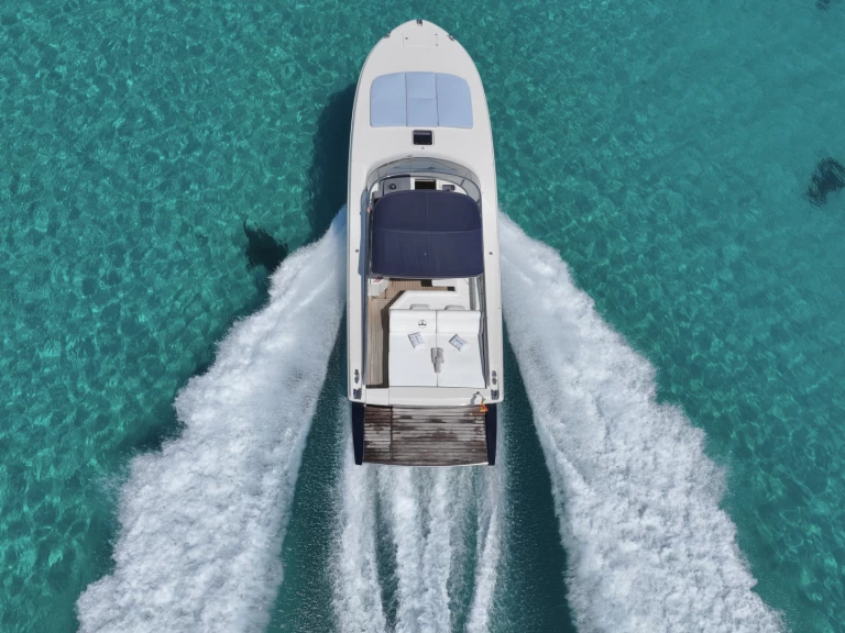 ITAMA 40 SWEET CAROLINE in Santa Eulària des Riu on SamBoat