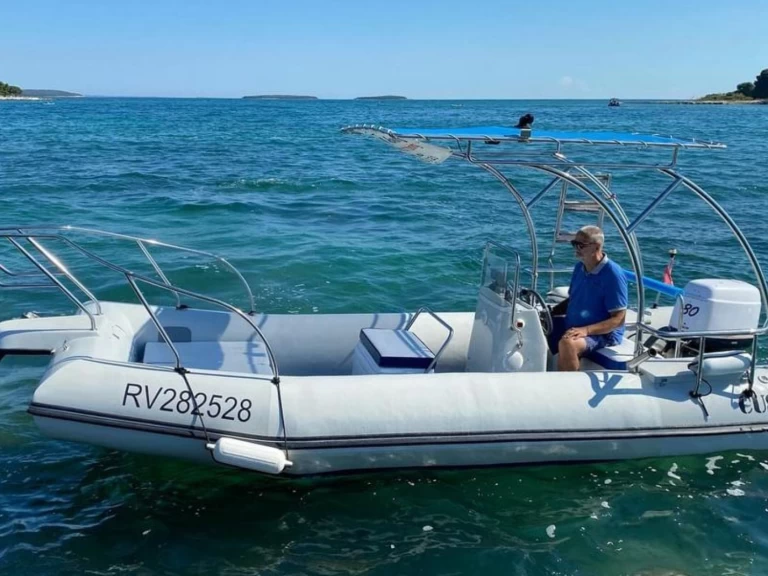 Bareboat Rental Motorboat Prestige with a boat licence