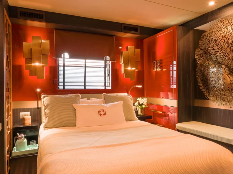 Motorboat rental in Ibiza Town - House of Hütter  Goldfinger