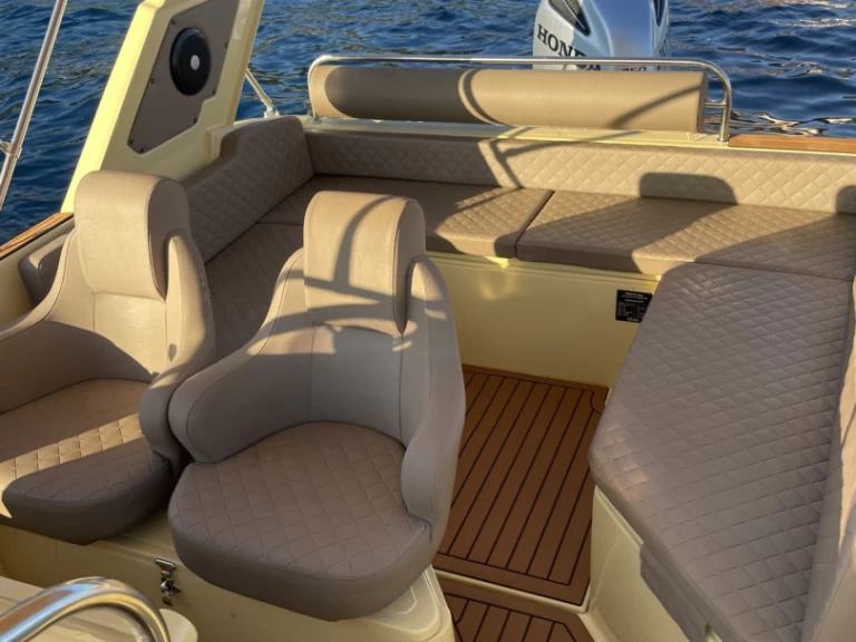 Rent a Aquamax 23 Hvar