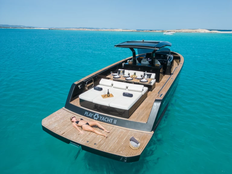 Bareboat Rental Motorboat Pardo Yachts with a boat licence