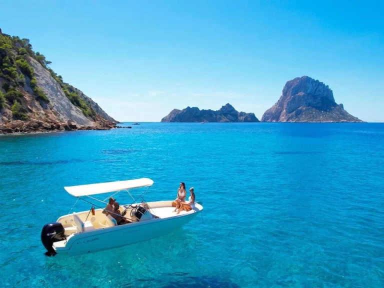 Rent a Invictus  Invictus 200SX Sant Antoni de Portmany