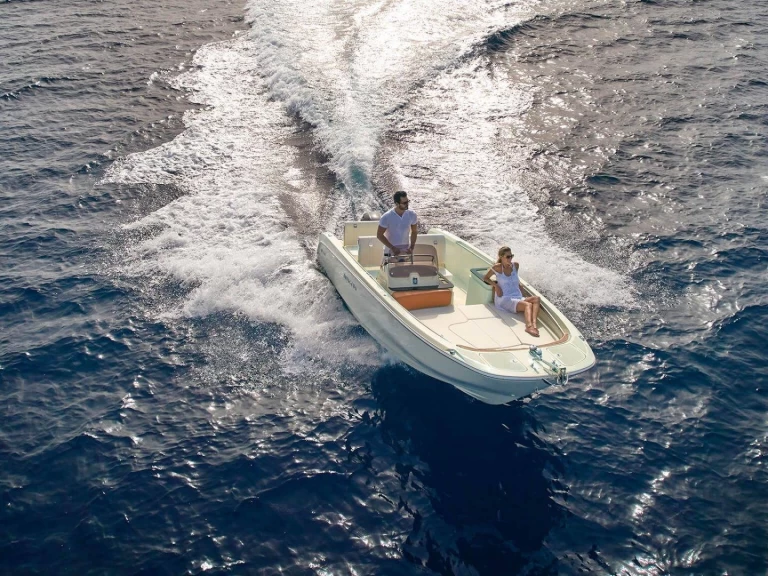 Boat rental Invictus  Invictus 200SX in Sant Antoni de Portmany on Samboat