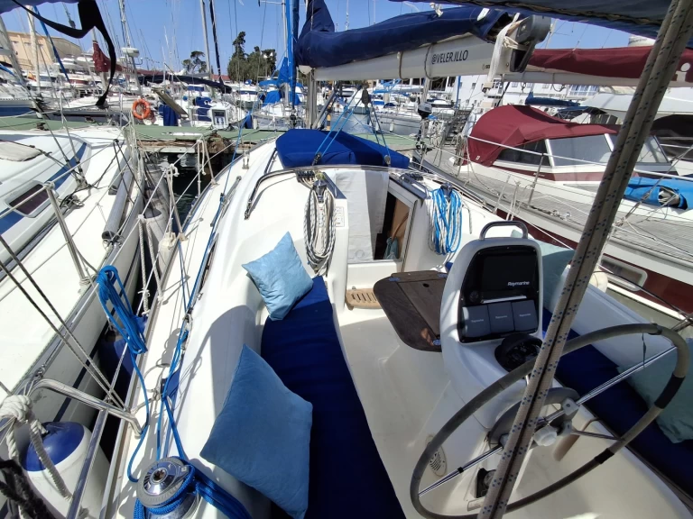 Boat rental Bavaria Bavaria 30 Cruiser in Sant Antoni de Portmany on Samboat