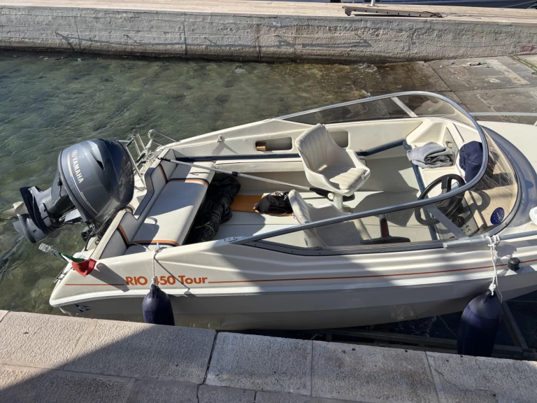 Motorboat for rent Venice at the best price