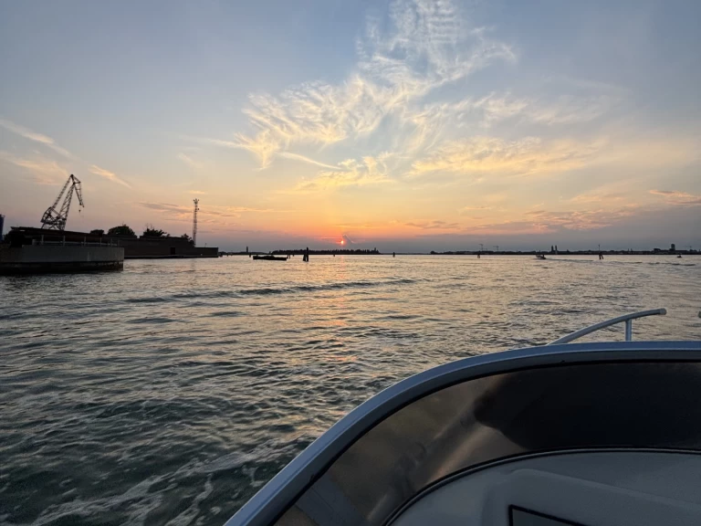 Rio Rio 450 Tour in Venice on SamBoat