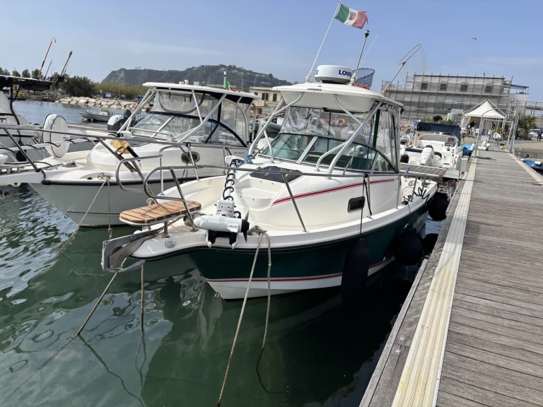Bayliner Trophy 2302 WA Special Peche charter bareboat or captained in  Bacoli
