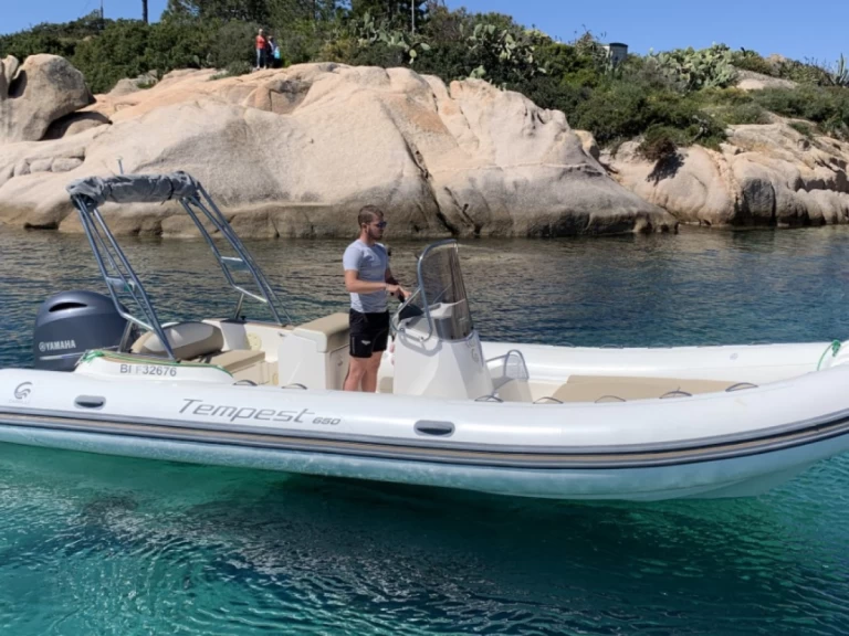 RIB rental in Les Issambres - Capelli Tempest 650