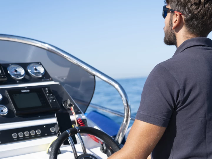 Rent a ayros XA 22 Torre Annunziata