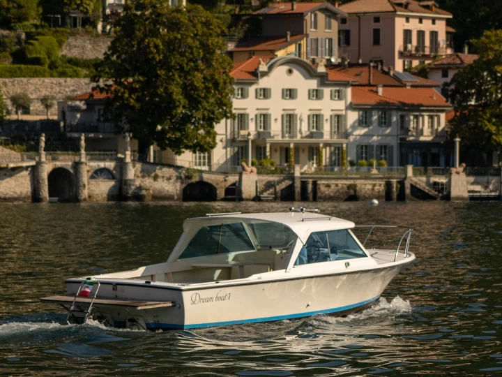 Bareboat Rental Motorboat Bertram with a boat licence
