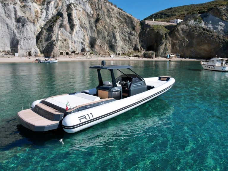 Bareboat Rental RIB Renier with a boat licence