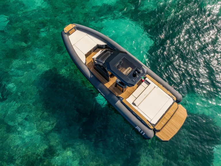 Renier R11 in Taormina on SamBoat