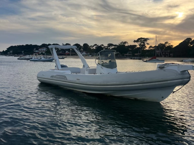 RIB rental in Lège-Cap-Ferret - Capelli Tempest 770 Luxe