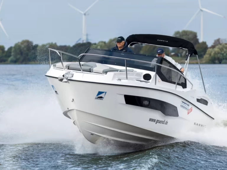 Motorboat rental in Krk - Karnic Karnic CS700 Cabin Cruiser