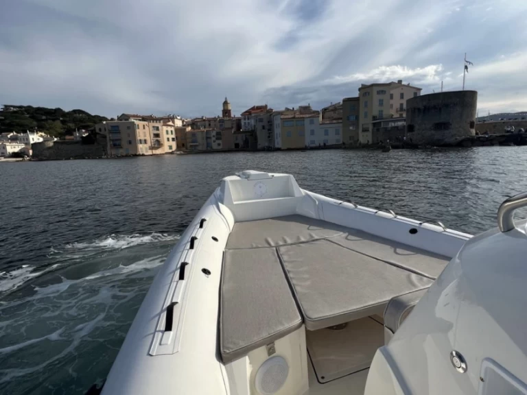 RIB rental in Cogolin - Nuova Jolly NJ 700 XL