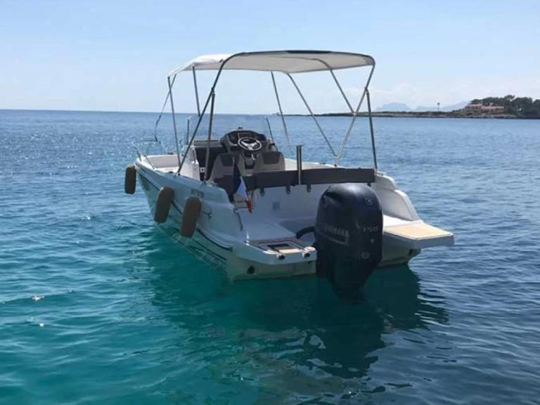 Motorboat rental in Antibes - Jeanneau Cap Camarat 6.5 CC Style