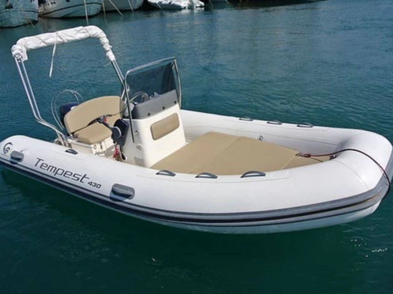 RIB rental with or without captain Capelli Port de Hyères (St Pierre)