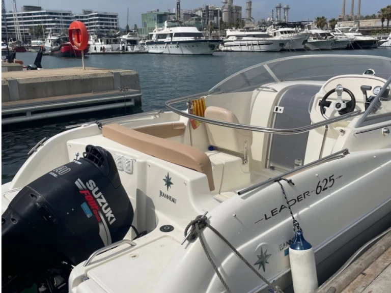 Jeanneau Leader 625 in Barcelona on SamBoat