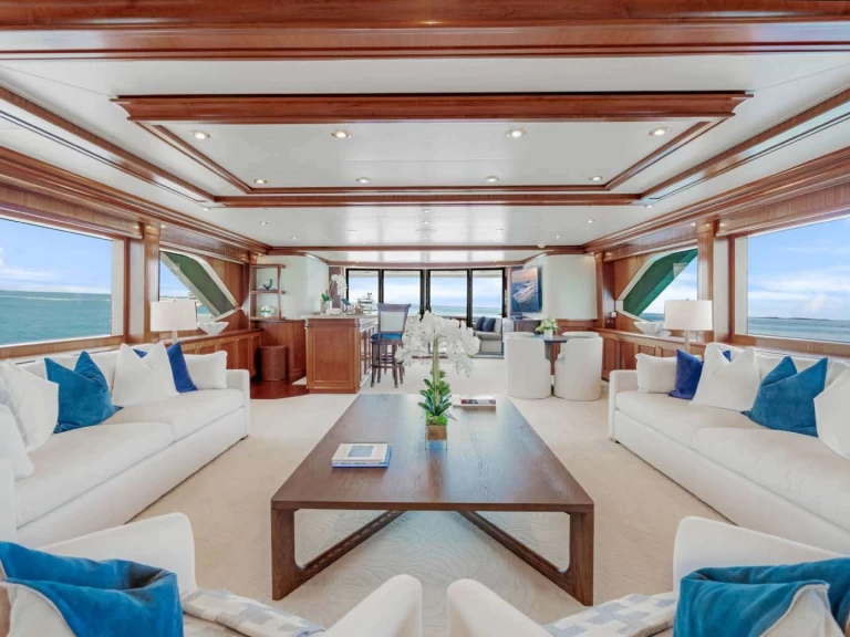 Luxury Yacht rental in Nassau - Richmond Yachts MISS STEPHANIE