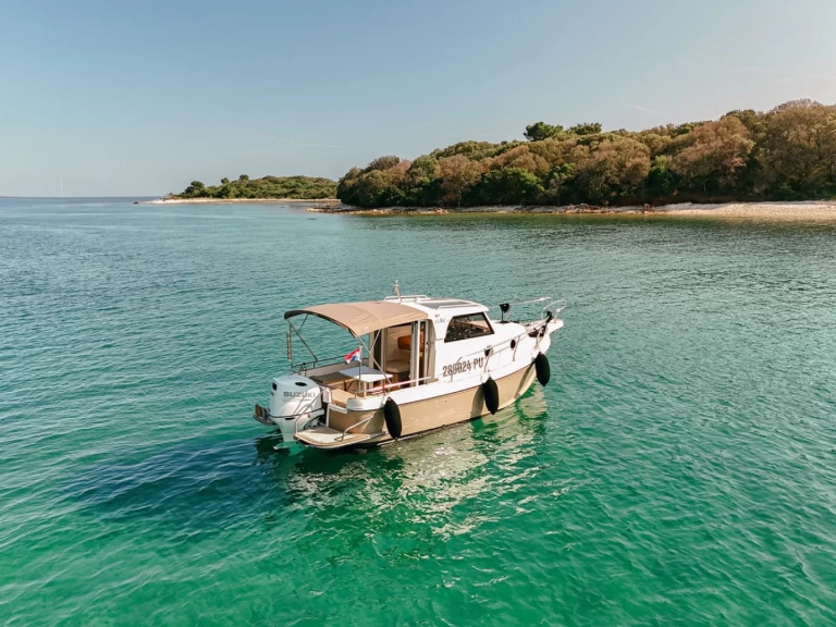 Rent a Leidi Leidi 660 Pula