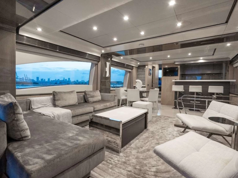 Luxury Yacht rental in Bahamas - Azimut Satisfaction