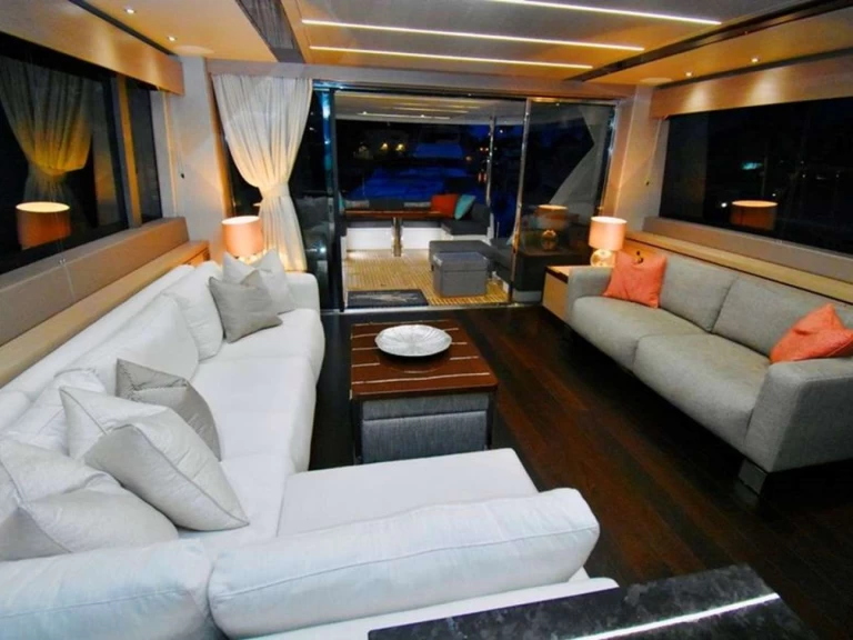 Luxury Yacht rental with or without captain Sunseeker Miami