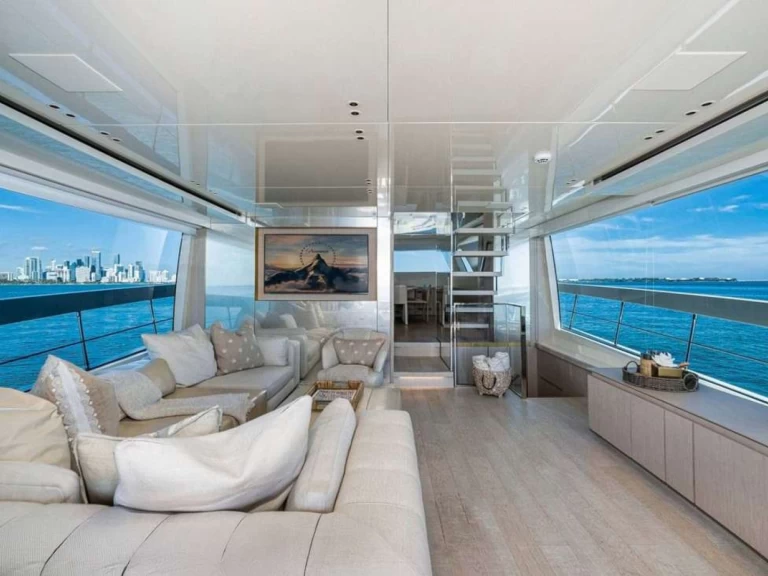 Luxury Yacht for rent State of Florida at the best price