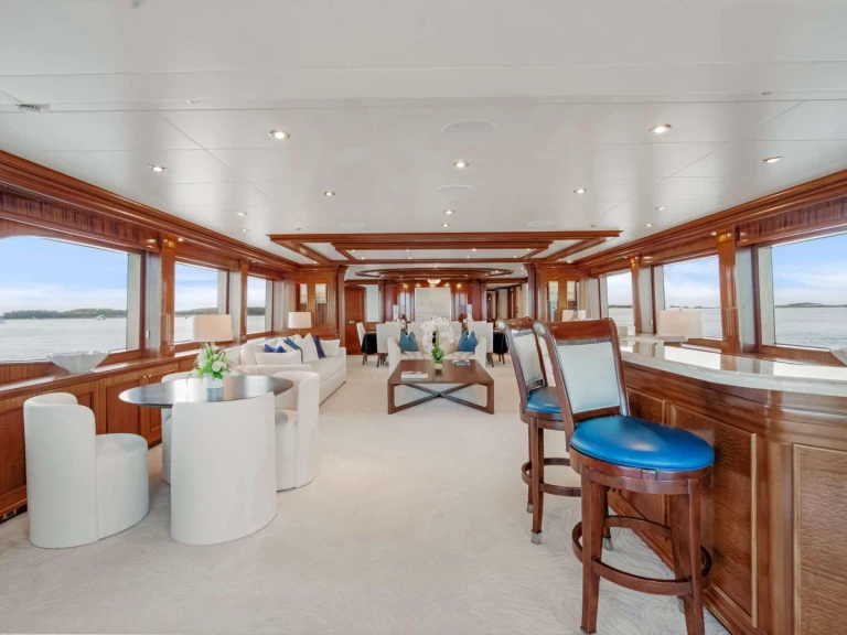 Yacht charter Caribbean cheap MISS STEPHANIE