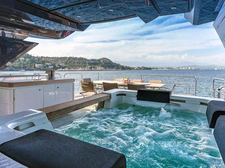 Boat rental MonteCarloYachts Esmeralda of the Seas in Saint-Raphaël on Samboat