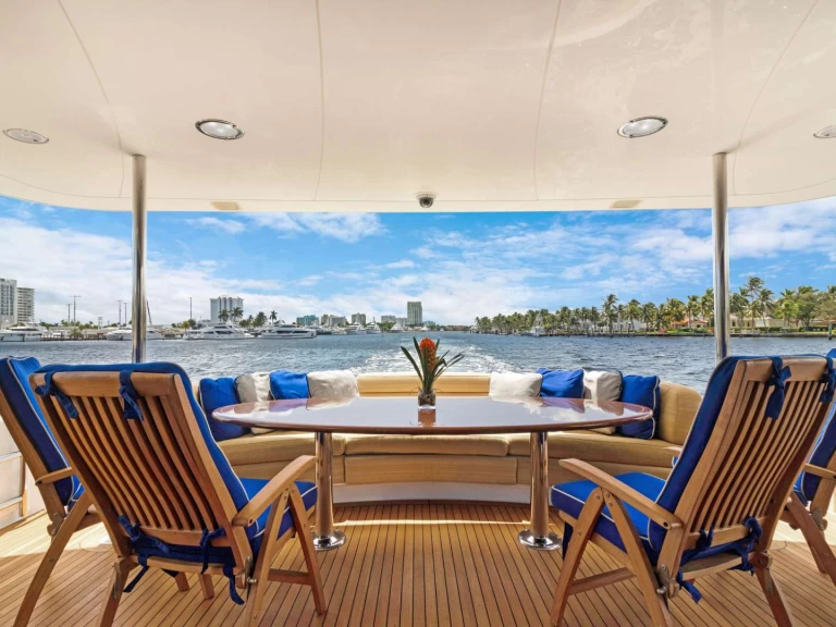 Luxury Yacht for rent State of Florida at the best price